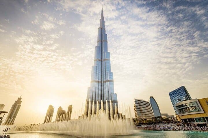 Burj Khalifa At The Top & Dubai Aquarium Underwater Zoo Combo — Dubai Mall Experience photo 1