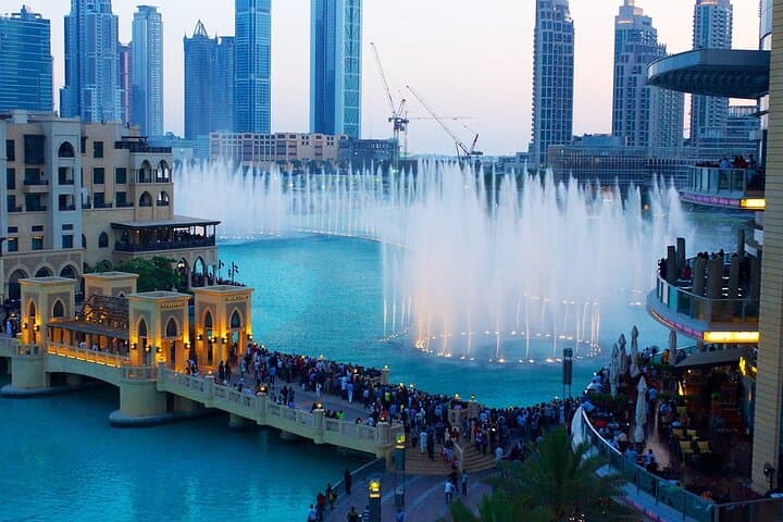 Burj Khalifa At The Top & Dubai Aquarium Underwater Zoo Combo — Dubai Mall Experience photo 4