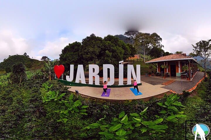 Christ the King Tour: Jardín’s Waterfall Walk, Panela Mill & Coffee Tasting photo 3