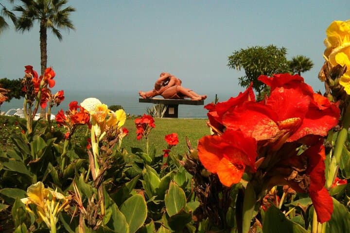 Private Lima Half-Day Tour: Barranco, Miraflores & Historic Downtown photo 3