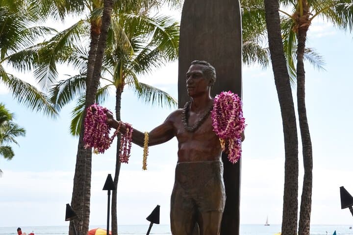 Private Oahu Half Circle Islander Tour — Diamond Head to Nuuanu Pali photo 2