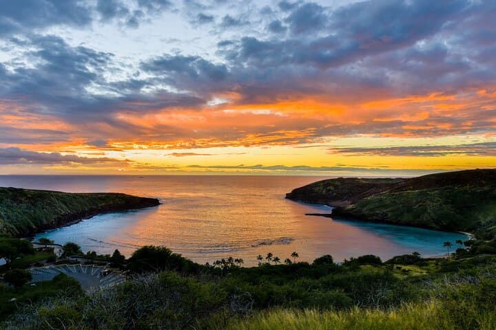 Private Oahu Half Circle Islander Tour — Diamond Head to Nuuanu Pali photo 3