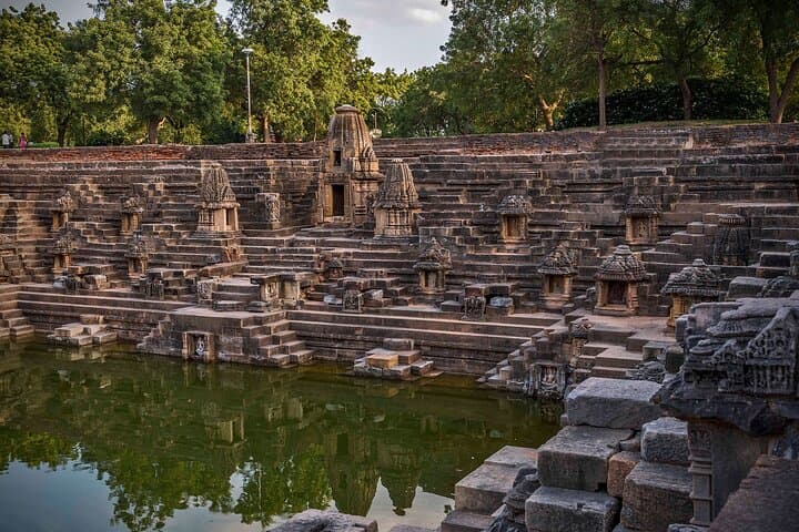 Historical and Regal Sights of Gujarat: 6-Day Cultural & Wildlife Tour from Ahmedabad