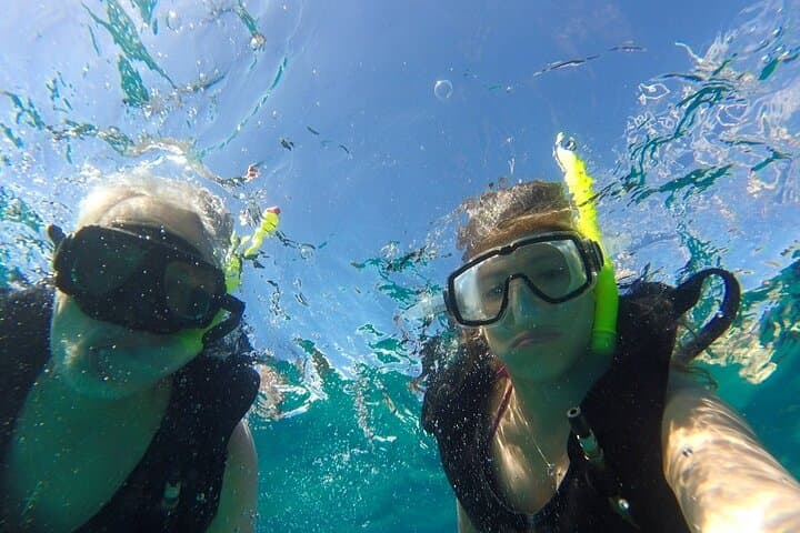 Catamaran Day Tour to Isla Grande & Tunnel of Love — Panama Caribbean Escape photo 5
