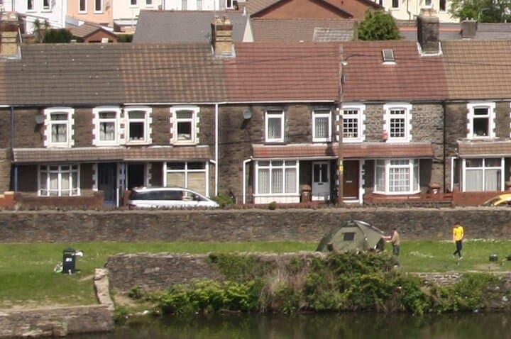 Essential Caerphilly: Self-Guided Audio Walk to Caerphilly Castle