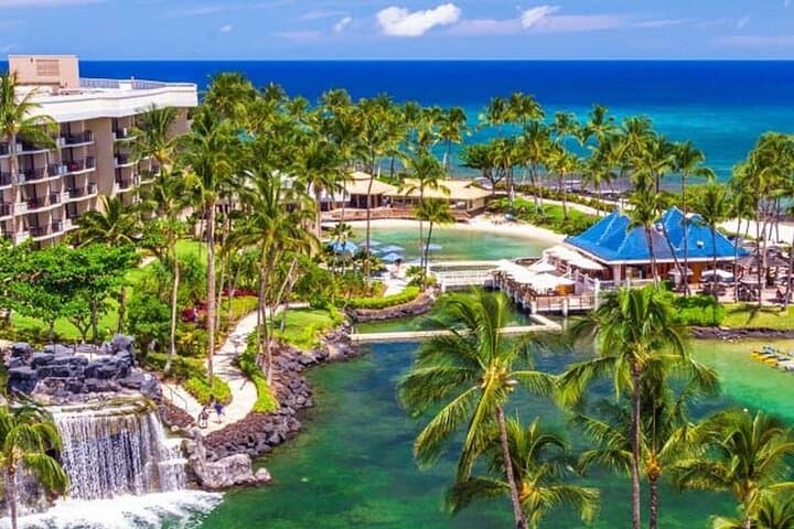 Waikoloa & Waimea Private Transfer to Kona International Airport — Door-to-Door Minivan Service