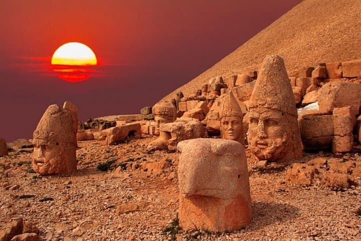 Mount Nemrut 2-Day Tour from Istanbul — Sunrise Statues & Commagene Ruins