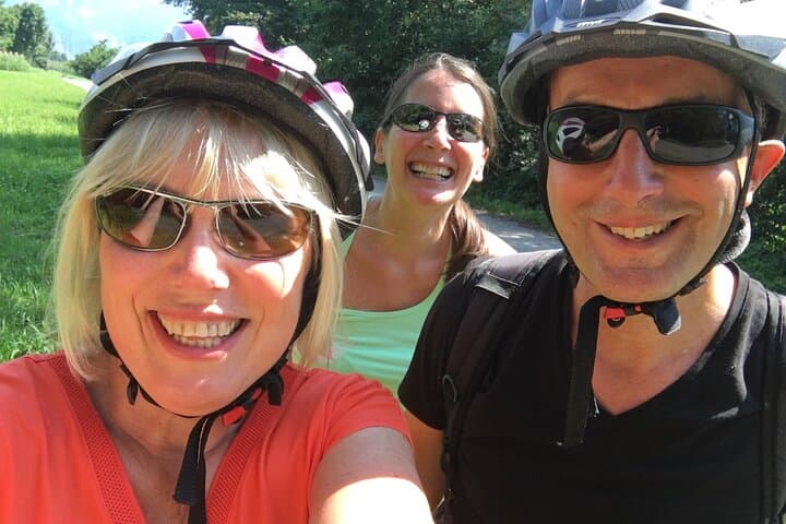 Bellagio E‑Bike Tour to Villa Melzi: Lake Como Lunch & Local Life photo 1