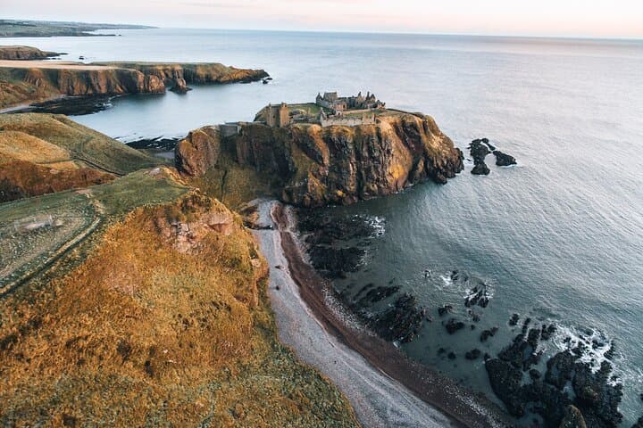 Aberdeen Hidden Gems Tour App: Self-Guided Treasure Hunt (1-Day Pass)
