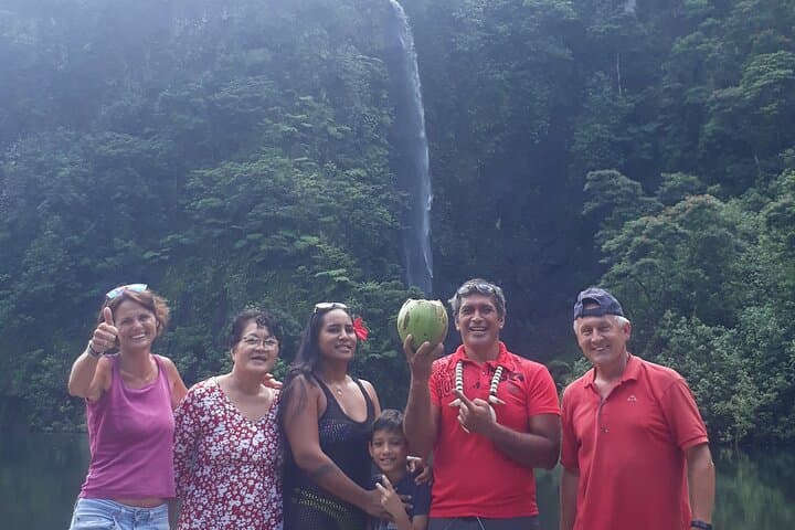 Crossing Tahiti's Interior: 4x4 Waterfalls, Rivers & Natural Basins photo 4