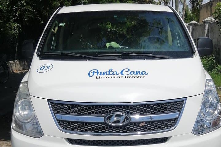 Private Round-Trip Airport Transfer to Bávaro Hotels — Punta Cana Arrival Service photo 2