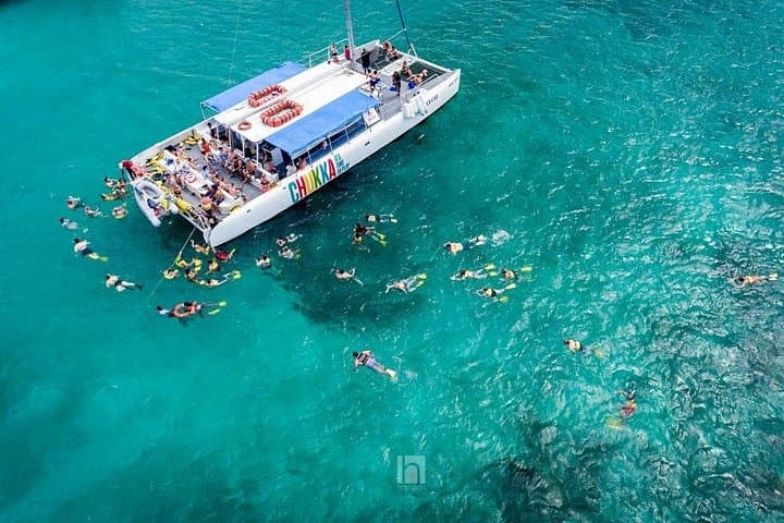 Montego Bay Catamaran Party Cruise & Snorkeling to Doctor's Cave and Margaritaville photo 3