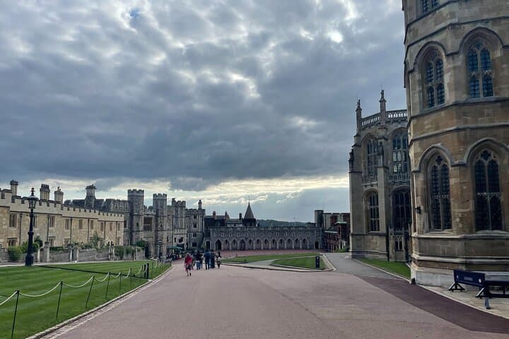 Private Day Tour to Bath and Windsor Castle from London photo 3
