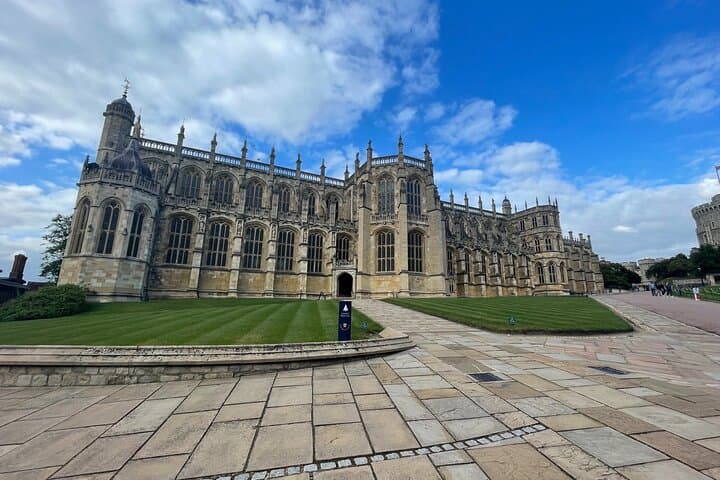 Private Day Tour to Bath and Windsor Castle from London photo 5