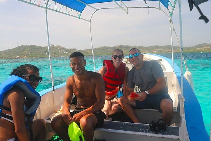Roatan 3-Stop Snorkel Adventure: Starfish, Blue Channel & Shipwreck photo 2