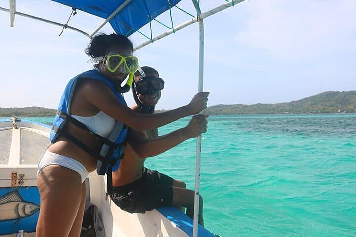 Roatan 3-Stop Snorkel Adventure: Starfish, Blue Channel & Shipwreck photo 6