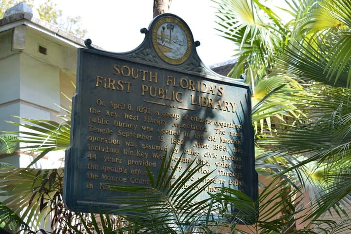 Old Town Key West Literary Walking Tour: Explore Writers' Homes & Haunts photo 3