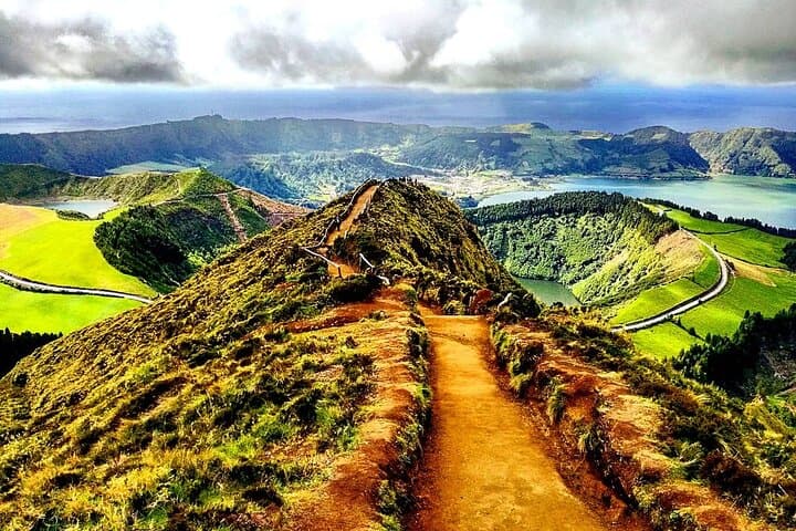 Sete Cidades Crater Minivan Tour: Half-Day Views of the Blue and Green Lakes photo 5