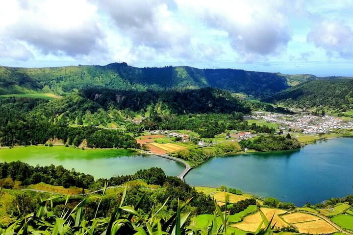Sete Cidades Crater Minivan Tour: Half-Day Views of the Blue and Green Lakes photo 6