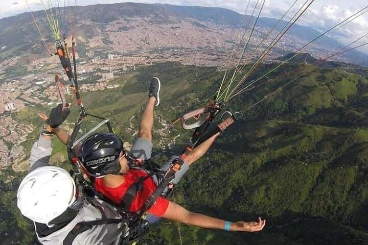 Tandem Paragliding from Medellín — Half-Day Flights Over the Aburrá Valley