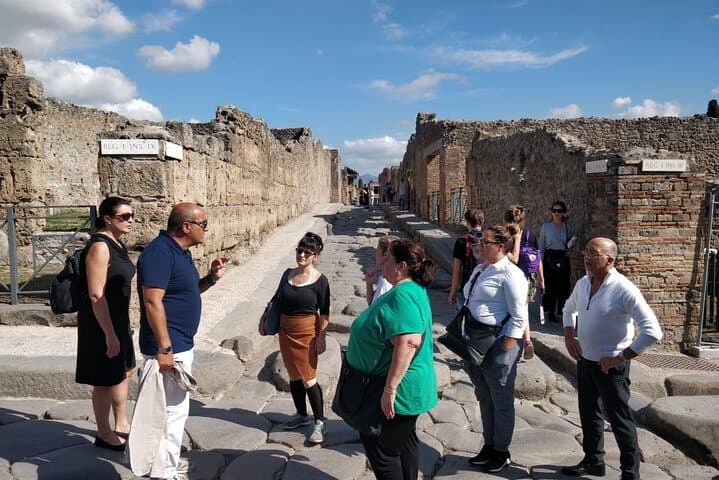 Private Guided Tour of Pompeii with an Archaeologist photo 6