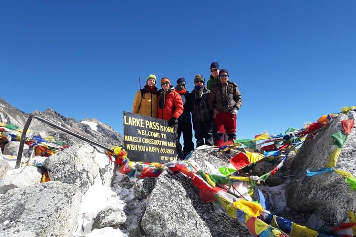 Manaslu Circuit Lodge Trekking — Larkya La Pass & Himalayan Village Culture