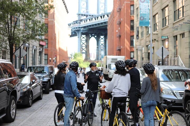 Private Brooklyn Bridge Guided Bike Tour — 2-Hour Lower Manhattan Cycling Experience photo 2