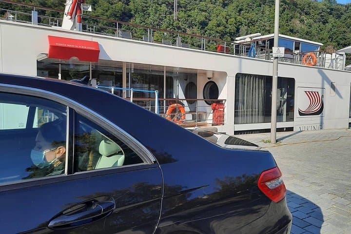 Private Luxury Transfer Passau to Prague — Door-to-Door Comfort photo 2