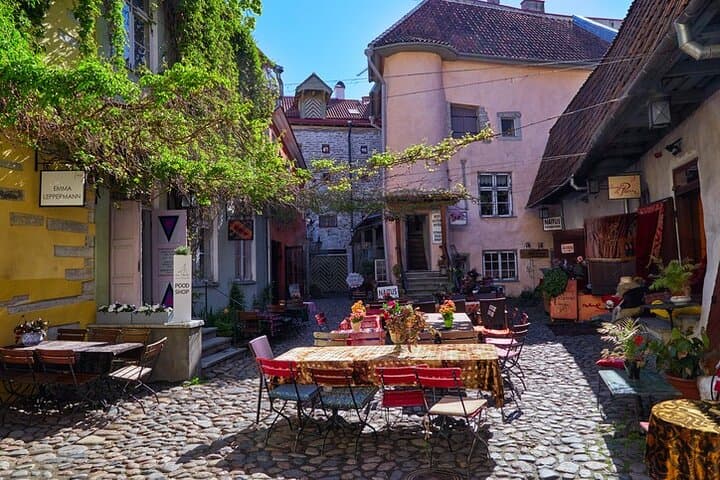 Tallinn 3-Day Culture & History Tour — Old Town, Kadriorg Palace & Museums photo 3