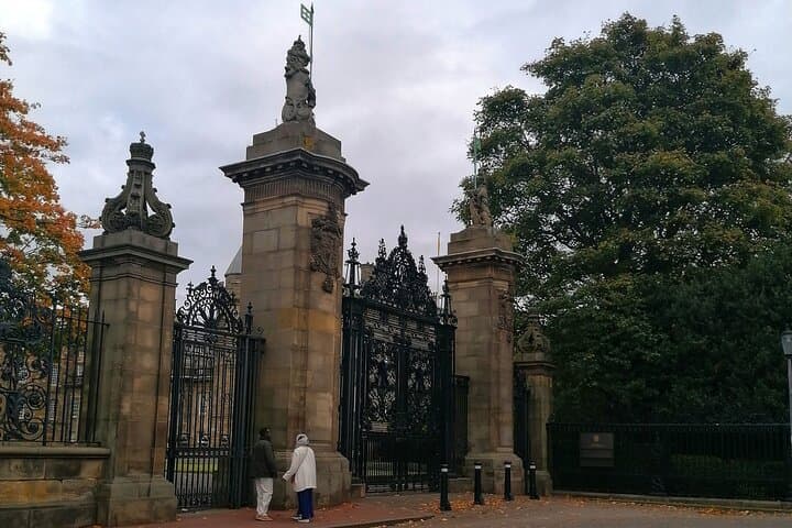 Edinburgh Witchcraft Walking Tour: Self-Guided Audio Along the Royal Mile photo 3