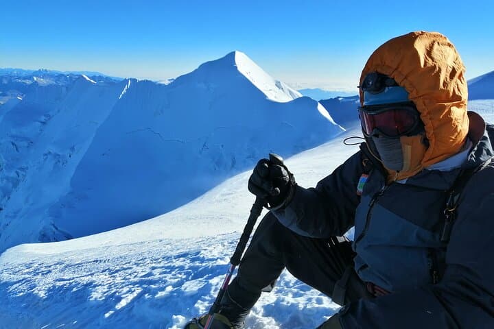 Summit Illimani: 4-Day Mountaineering Expedition in the Cordillera Real photo 4