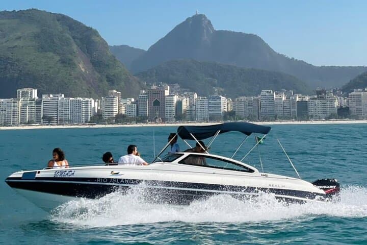 Explore Rio’s Iconic Beaches on a Half-Day Swim and Speedboat Tour photo 2