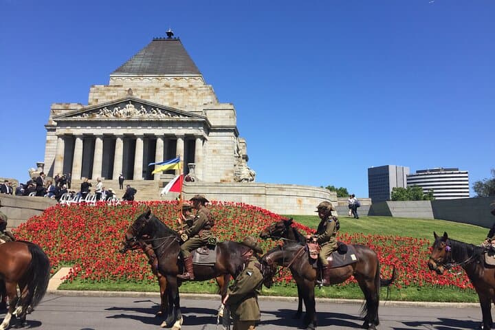 Private 4-Hour Melbourne City Tour: St Kilda, Brighton Boxes & Laneways photo 2