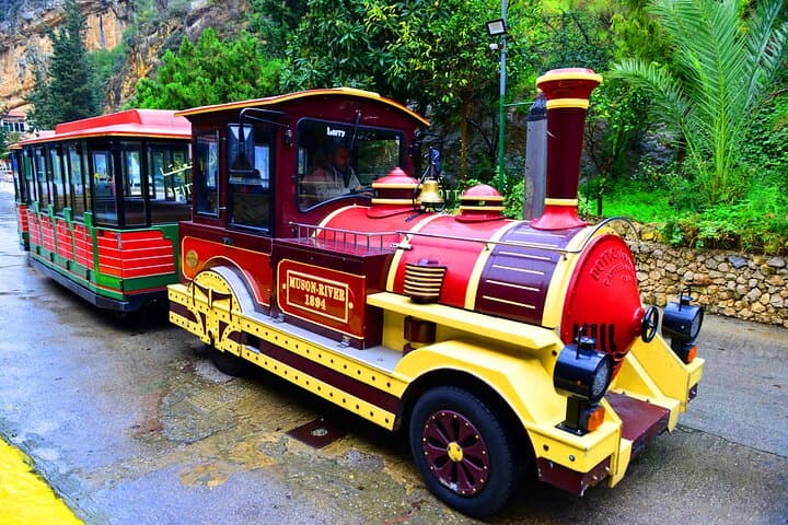 7-Day Lebanon Highlights: Jeita Grotto, Byblos, Baalbek & Cedars photo 5
