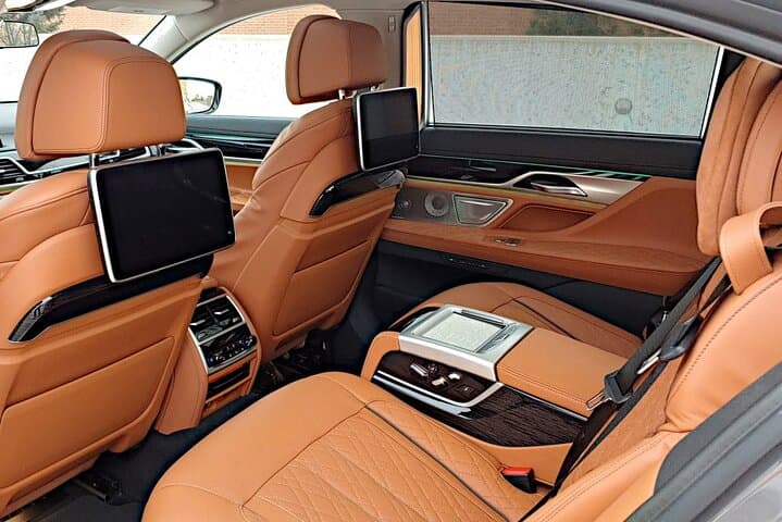 DWC to Dubai Private Arrival Transfer by Car or SUV photo 2