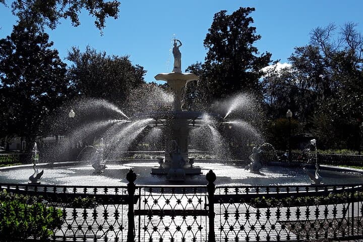 Savannah Historic Square Walk: Chippewa Square to Forsyth Park Audio Tour photo 4
