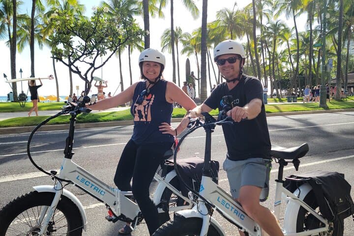 E-Bike to Diamond Head: Waikiki Coastal Ride and Summit Hike photo 3