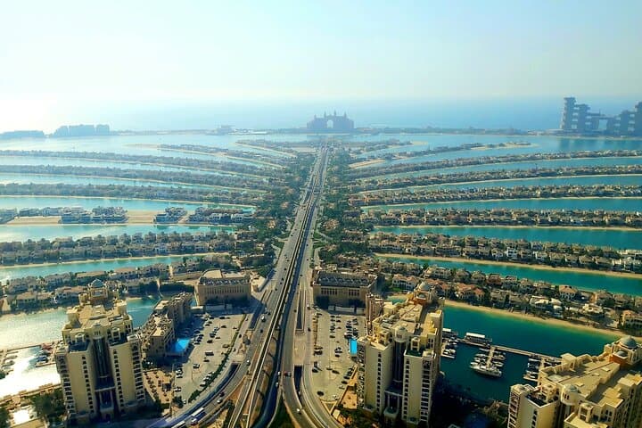 Private Guided Tour in Dubai: From Creek Souks to Sky-High Skyscrapers