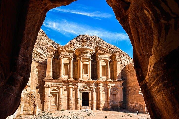 Full-Day Petra Tour from Aqaba — Explore Al-Khazneh, the Siq & Little Petra