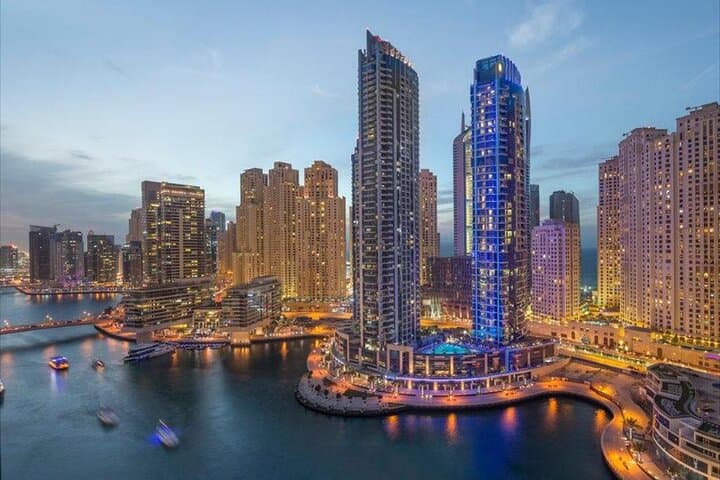 Dubai Marina Luxury Yacht Tour — Skyline Cruise with Breakfast or BBQ