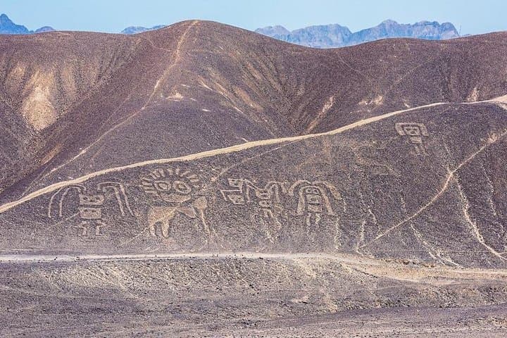 Paracas to Nazca: 2-Day Ballestas Islands, Huacachina Dunes & Nazca Lines Private Trip photo 3