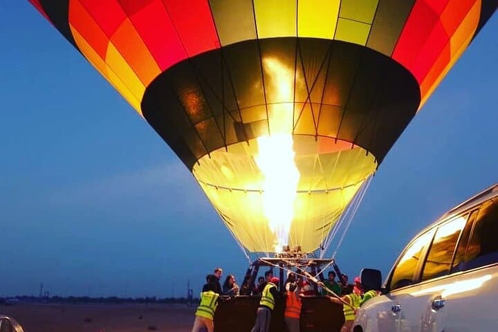 Sunrise Hot Air Balloon Over Dubai Desert: 40–70 Minute Flight with Transfers photo 2