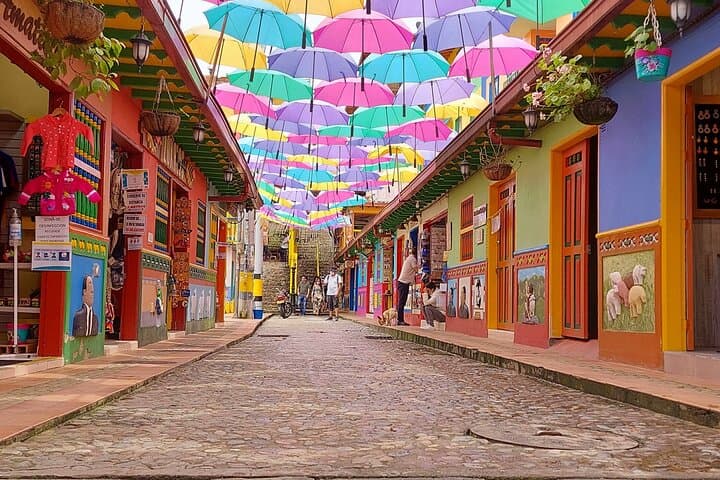 Day Trip to Guatapé & El Peñol: Boat Tour, Town Color, and 740 Steps photo 2