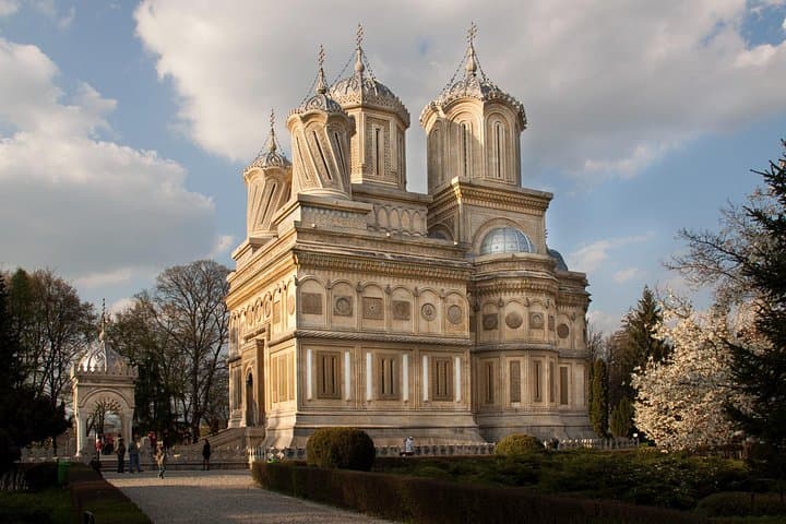 Haunted Halloween in Transylvania: 5-Day Dracula Castles & Medieval Towns Tour photo 2