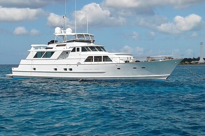 Sunset Private Yacht Charter on Pura Vida — 2-Hour Riviera Maya Cruise photo 4