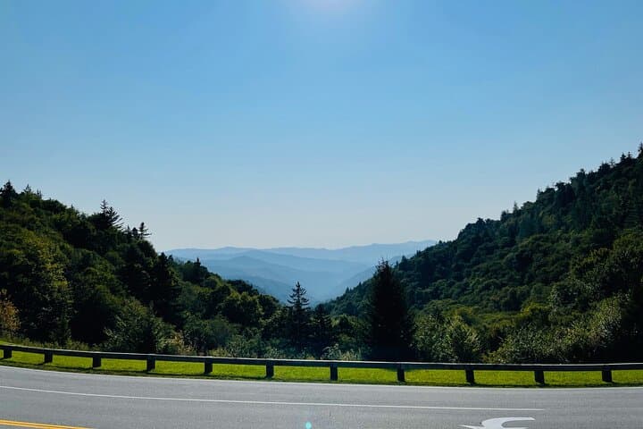 Smoky Mountains Newfound Gap Jeep Tour — Pigeon Forge to 5,000-Foot Views photo 4