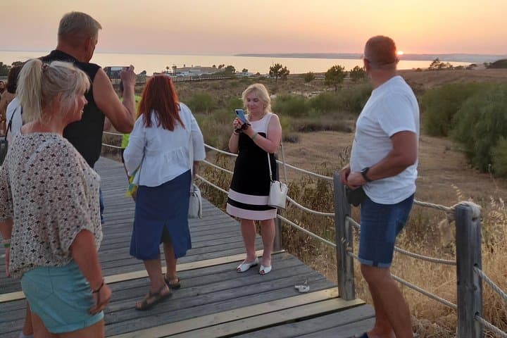 Albufeira Sunset Beach Safari: Champagne at Gale Beach & Piri-Piri Dinner in Guia photo 4
