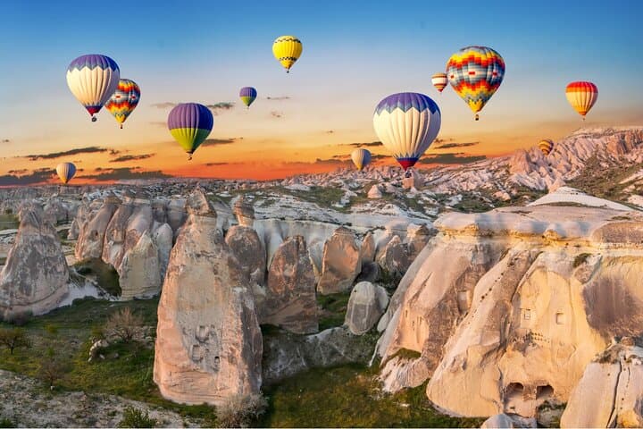 Cappadocia in a Day: Istanbul-to-Göreme Highlights Tour