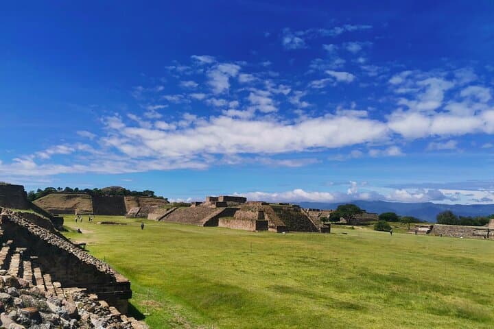 Monte Albán Full-Day Guided Tour in Oaxaca — Archaeology, Crafts & Local Cuisine
