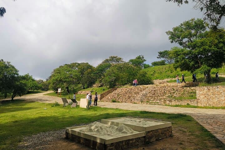 Monte Albán Full-Day Guided Tour in Oaxaca — Archaeology, Crafts & Local Cuisine photo 3